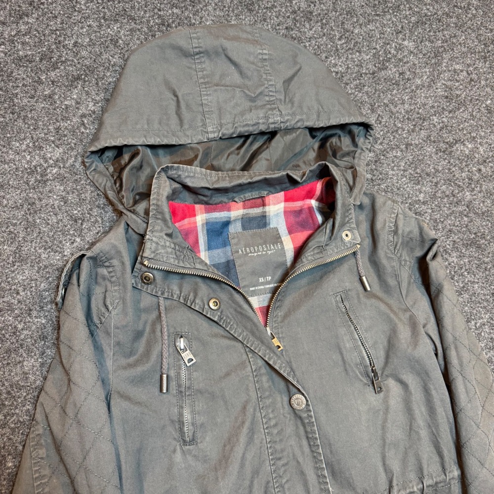 Aeropostale Womens XS Gray Utility Parka Jacket Quilted Sleeve Plaid Lined Hood